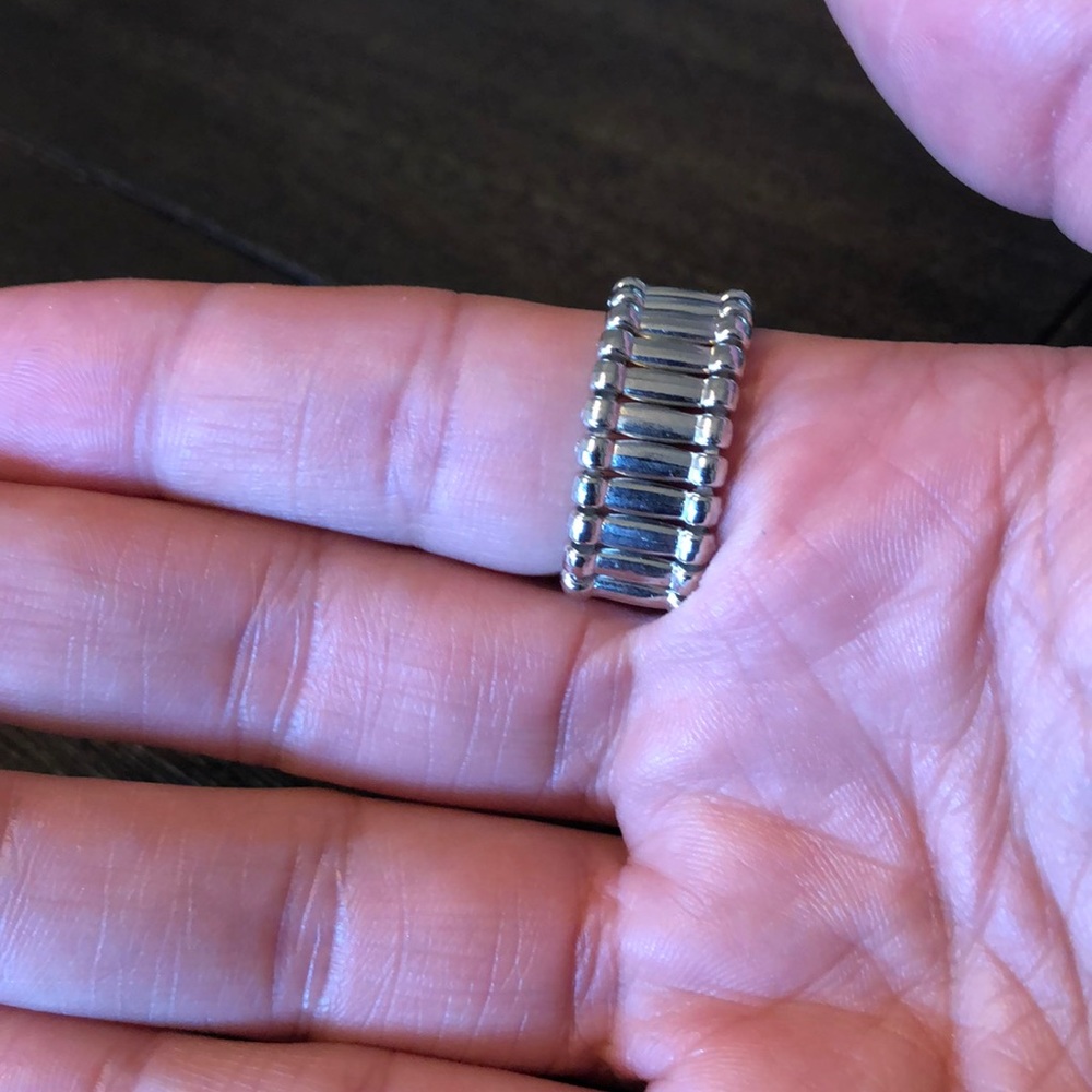Ring - Picture 2 of 5
